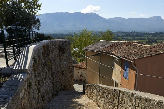 POURRIÈRES - À la découverte du vieux village